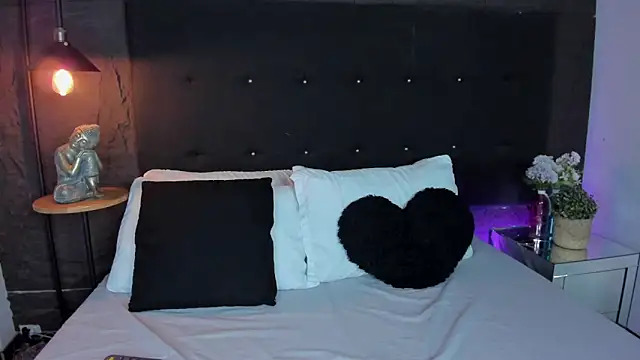 Snapshot of Rose_Blossom chatting on November 26, 4:56 am Rose Blossom online show from November 26, 4:56 am