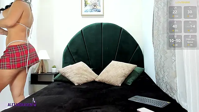 i alexanew online show from December 17, 11:48 am