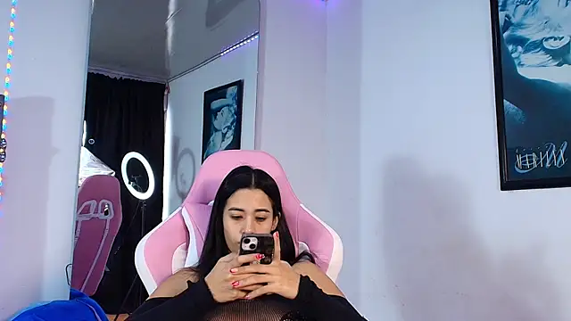 Snapshot of GraceWallace_ chatting on December 14, 6:46 pm GraceWallace online show from December 14, 6:46 pm