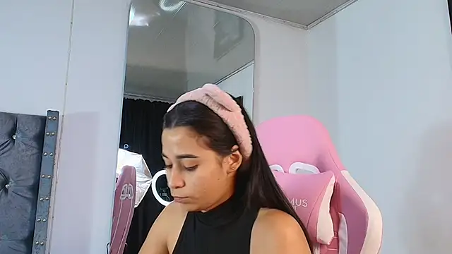 Snapshot of GraceWallace_ chatting on November 23, 9:36 pm GraceWallace online show from November 23, 9:36 pm