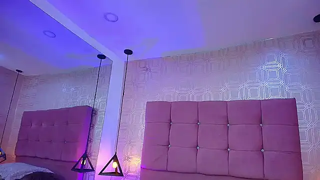 LexieBloom online show from December 1, 3:51 am