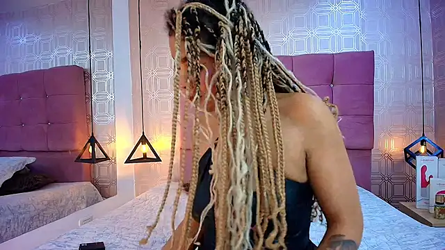 LexieBloom online show from October 24, 4:11 am