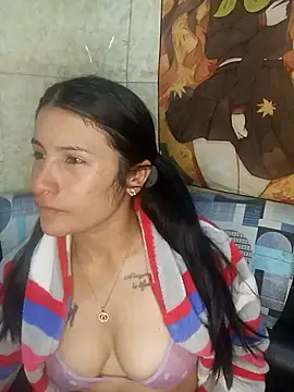 Snapshot of karinnahotdirty chatting on September 18, 1:52 am karinnahotdirty online show from September 18, 1:52 am