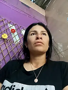 Snapshot of karinnahotdirty chatting on September 19, 6:34 pm karinnahotdirty online show from September 19, 6:34 pm