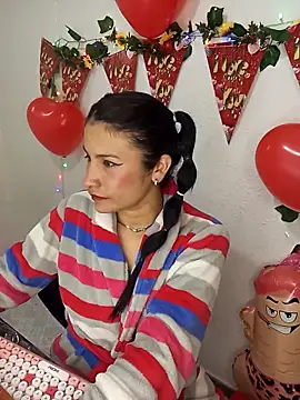 karinnahotdirty online show from February 14, 9:26 pm