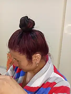 Snapshot of karinnahotdirty chatting on November 19, 9:59 pm karinnahotdirty online show from November 19, 9:59 pm