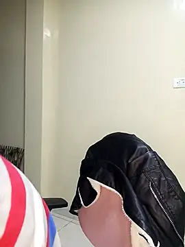 Snapshot of karinnahotdirty chatting on October 18, 10:23 pm karinnahotdirty online show from October 18, 10:23 pm