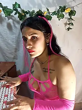 karinnahotdirty online show from March 28, 11:17 pm