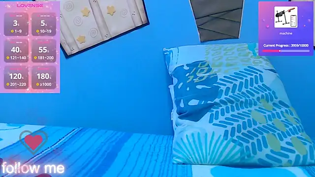 Snapshot of skinnykalitzo18 chatting on December 5, 6:45 am skinnykalitzo18 online show from December 5, 6:45 am