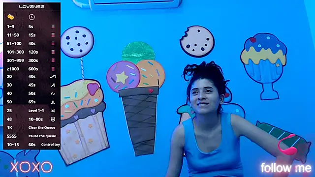 skinnykalitzo18 online show from February 24, 1:45 pm