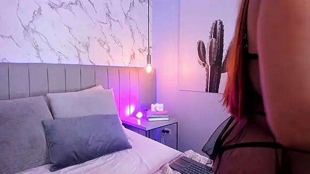 Snapshot of Karlla_Brown chatting on October 29, 1:32 pm Karlla Brown online show from October 29, 1:32 pm