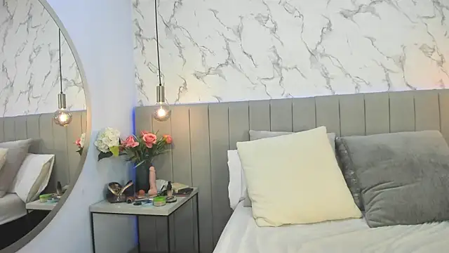 Snapshot of Karlla_Brown chatting on October 19, 6:54 pm Karlla Brown online show from October 19, 6:54 pm