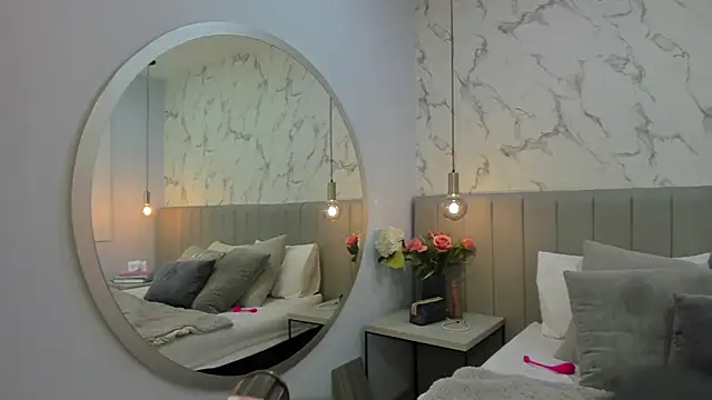 Snapshot of Karlla_Brown chatting on December 1, 1:23 pm Karlla Brown online show from December 1, 1:23 pm