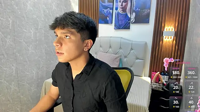 Thiago Kozak online show from December 18, 8:34 pm