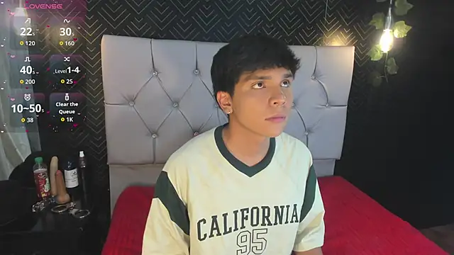 Thiago Kozak online show from November 11, 1:55 am