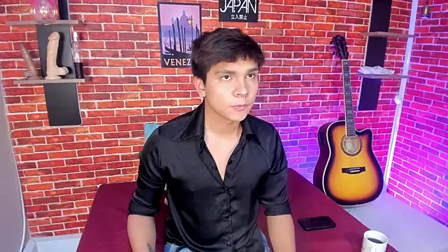 Snapshot of Thiago_Kozak chatting on June 9, 1:34 pm Thiago Kozak online show from June 9, 1:34 pm