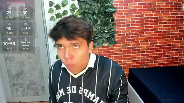 Snapshot of Thiago_Kozak chatting on June 25, 8:47 pm Thiago Kozak online show from June 25, 8:47 pm