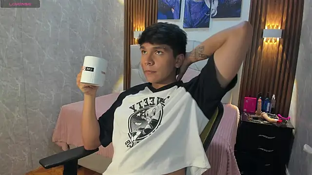 Thiago Kozak online show from December 22, 8:31 pm