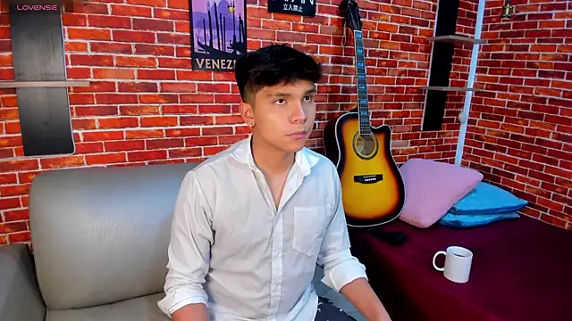 Snapshot of Thiago_Kozak chatting on June 16, 1:11 pm Thiago Kozak online show from June 16, 1:11 pm