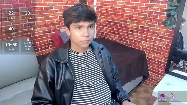 Snapshot of Thiago_Kozak chatting on July 17, 1:19 pm Thiago Kozak online show from July 17, 1:19 pm