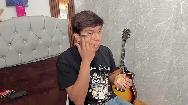 Snapshot of Thiago_Kozak chatting on June 8, 7:47 pm Thiago Kozak online show from June 8, 7:47 pm