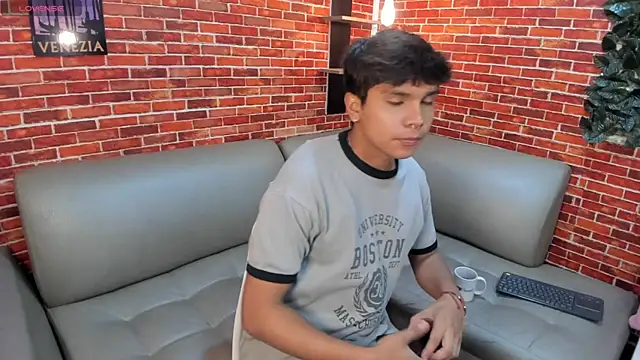 Snapshot of Thiago_Kozak chatting on July 11, 1:22 pm Thiago Kozak online show from July 11, 1:22 pm