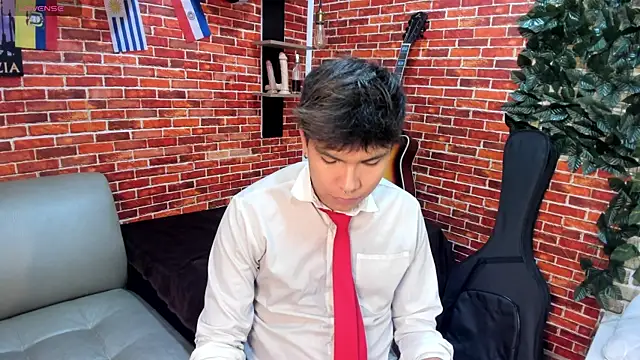 Snapshot of Thiago_Kozak chatting on July 1, 1:55 pm Thiago Kozak online show from July 1, 1:55 pm