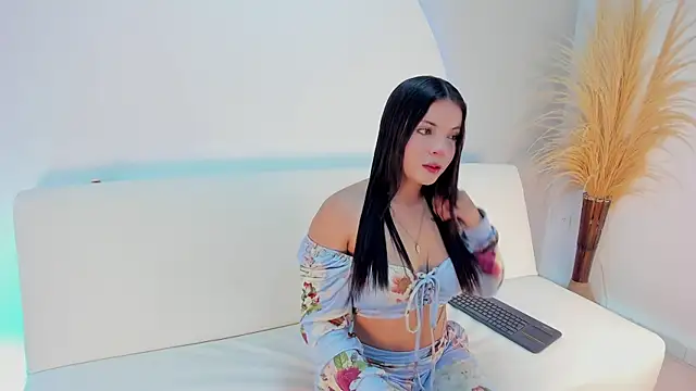 Snapshot of Carly_lopez chatting on November 26, 6:30 pm Carly lopez online show from November 26, 6:30 pm