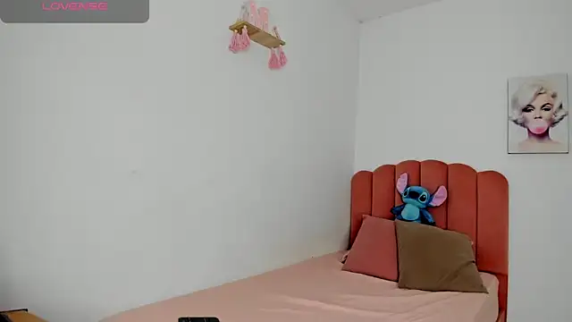 julieth sanzz online show from March 5, 11:07 am