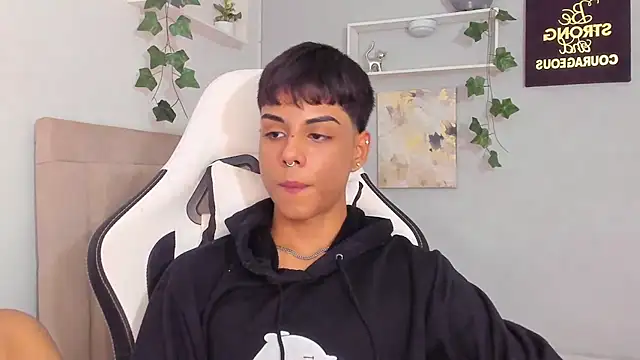 Thomas wil online show from November 13, 5:00 am