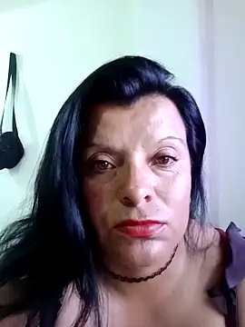 Hanna Kieran online show from October 2, 6:00 pm