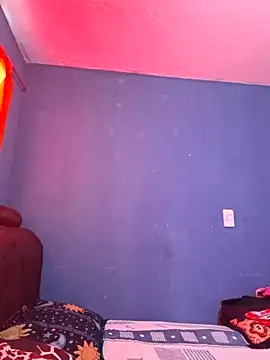 Hanna Kieran online show from November 14, 2:10 pm