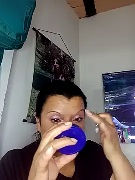 Hanna Kieran online show from October 12, 4:08 pm