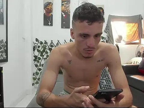 Snapshot of Latins_Boss chatting on May 1, 9:53 pm Latins Boss online show from May 1, 9:53 pm