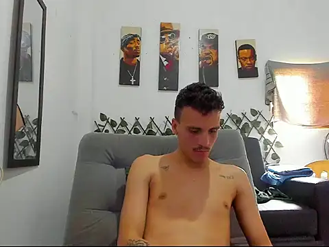 Snapshot of Latins_Boss chatting on July 8, 6:19 pm Latins Boss online show from July 8, 6:19 pm