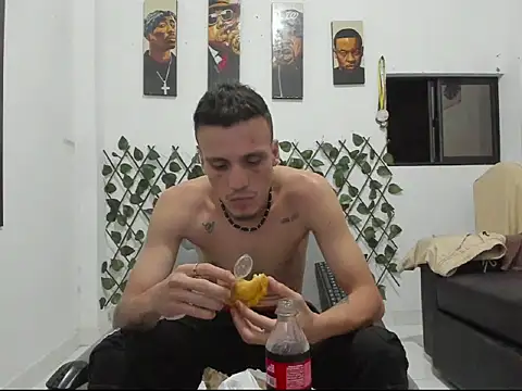 Latins Boss online show from April 3, 12:06 am