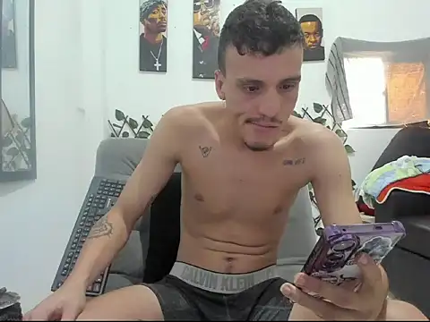 Snapshot of Latins_Boss chatting on June 10, 8:32 pm Latins Boss online show from June 10, 8:32 pm