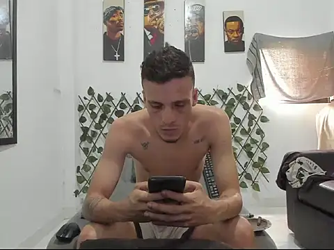 Latins Boss online show from April 1, 8:06 pm