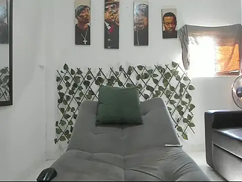 Latins Boss online show from March 22, 8:10 pm