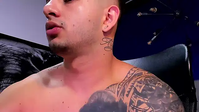 king falconer online show from December 14, 1:45 am