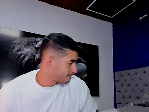 king falconer online show from January 16, 2:48 am