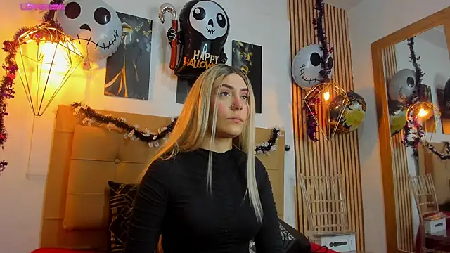 alesziarose online show from October 27, 7:37 pm