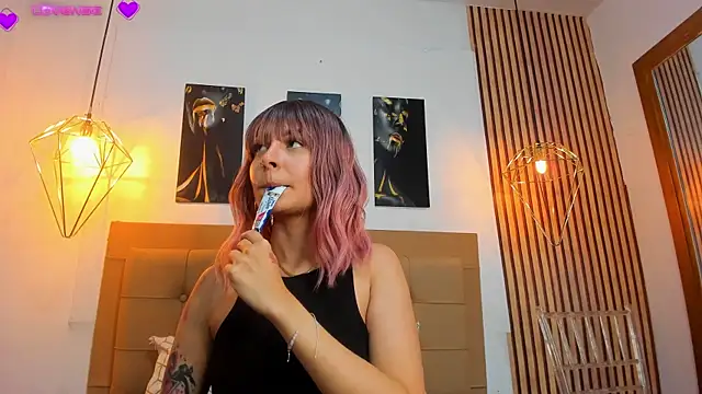 alesziarose online show from September 22, 8:48 pm
