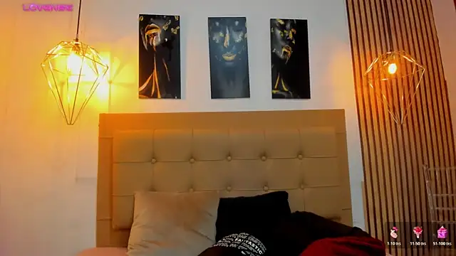 alesziarose online show from November 16, 7:40 pm