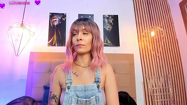 alesziarose online show from September 14, 7:14 pm