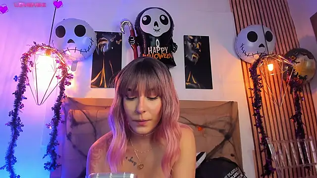 alesziarose online show from October 8, 7:47 pm