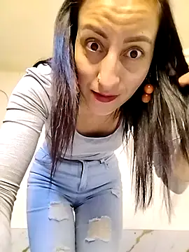 Oriana111 online show from May 5, 2:58 am