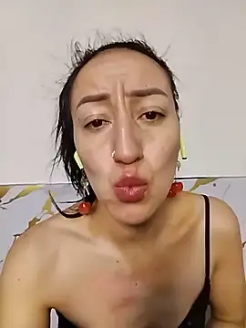 Oriana111 online show from May 13, 3:41 pm