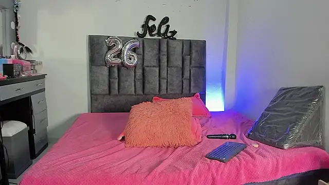 Esmeraldaa- online show from March 6, 10:16 pm