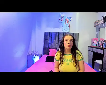 Esmeraldaa- online show from November 16, 9:30 pm